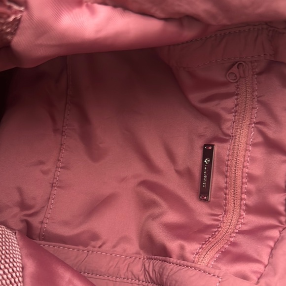 Lululemon On My Level Bag *19L Cherry Tint - Picture 9 of 13